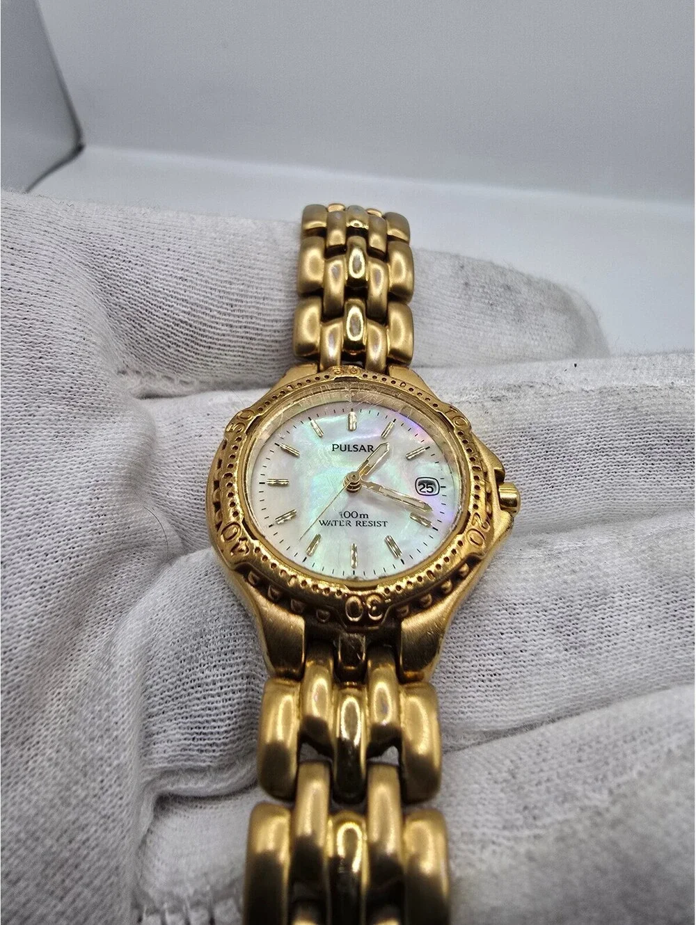 Pulsar Women’s Watch Gold Tone Bracelet MOP Dial Date 100m